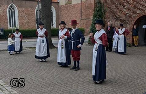 PXL_20250420_093241443--